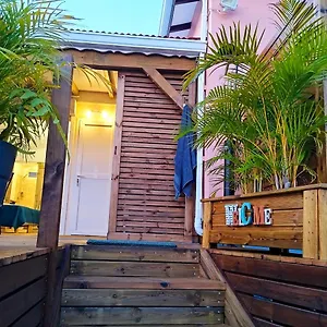 Studio Avec Vue Sur La Piscine Privee Et Jardin Clos A Anne Appartement